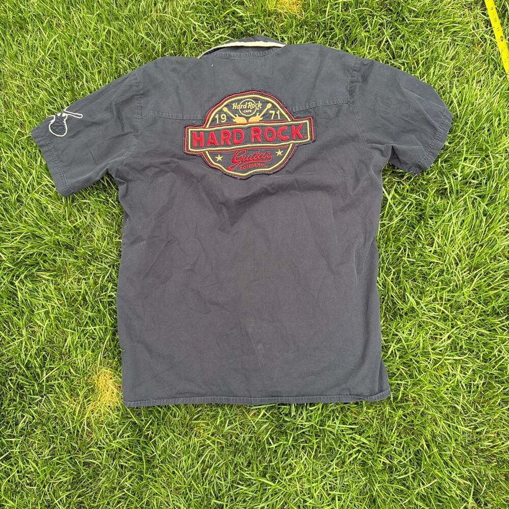 Hard Rock Guitar Company Las Vegas Embroidered Button Up Short Sleeve Shirt